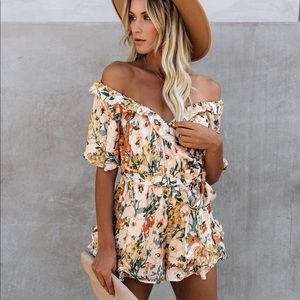 Vici Floral Romper new with tags
